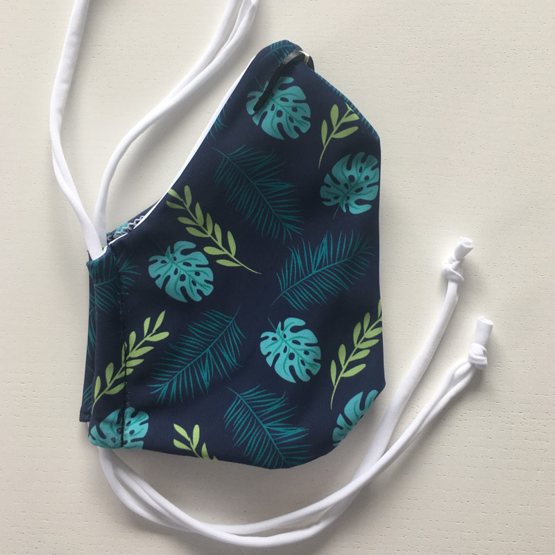 Masque en Tissu bleu marine "Feuilles tropicales"